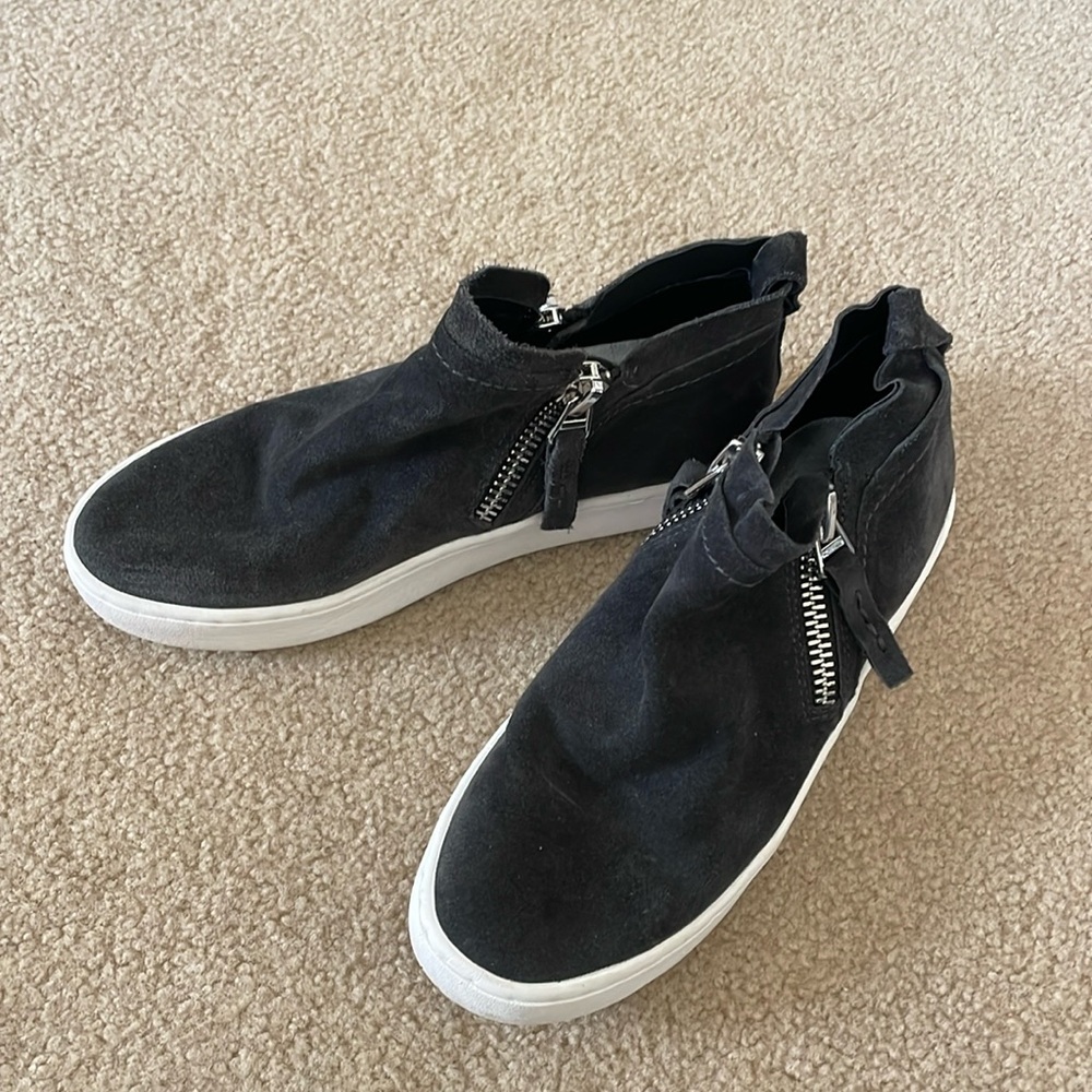 dolce vita suede booties, 6.5
